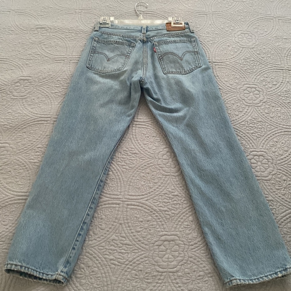 Levi’s destressed jeans - Picture 11 of 16